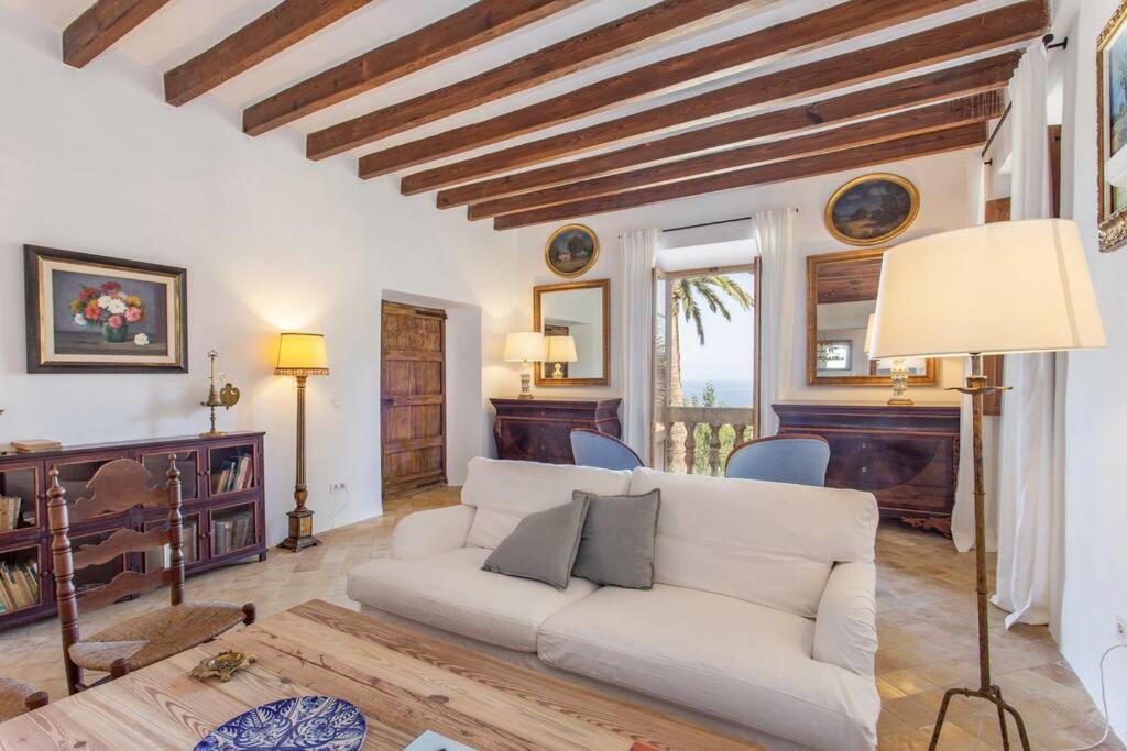 Fully Renovated Manor House In The Heart Of Villa *