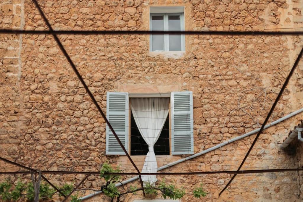 Fully Renovated Manor House In The Heart Of