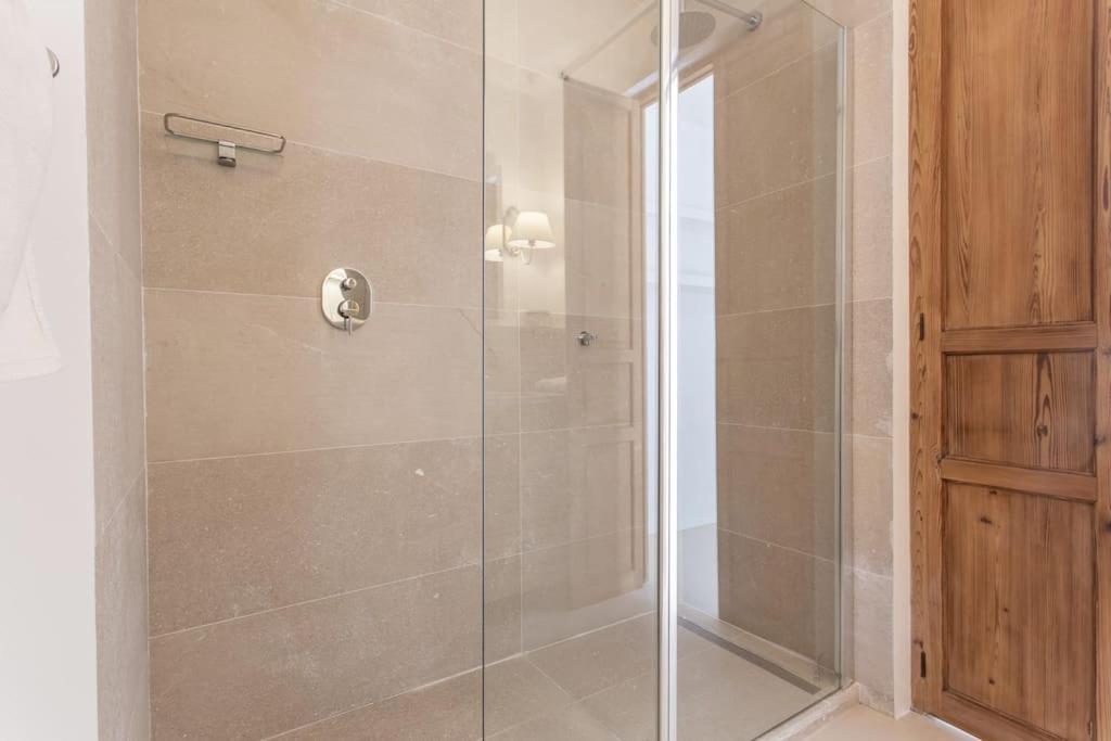 Fully Renovated Manor House In The Heart Of *